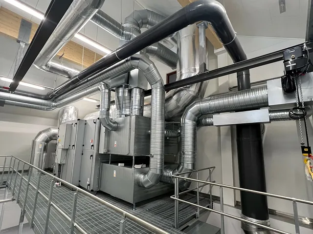 ventilasjonsanlegg i et renseanlegg