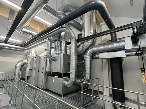 ventilasjonsanlegg i et renseanlegg